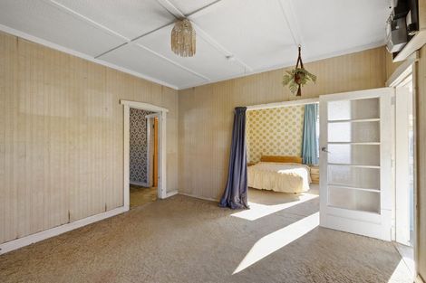 Photo of property in 80 Pioneer Road, Moturoa, New Plymouth, 4310