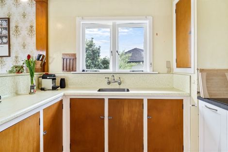 Photo of property in 582 Beach Road, Rothesay Bay, Auckland, 0630