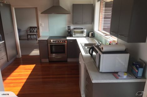 Photo of property in 36 Windermere Crescent, Blockhouse Bay, Auckland, 0600