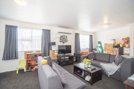 Photo of property in 12 Kowhai Avenue, Takaro, Palmerston North, 4410