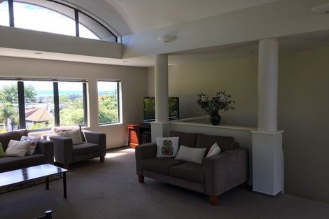 Photo of property in 37a Parr Terrace, Castor Bay, Auckland, 0620