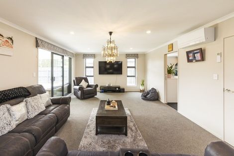 Photo of property in 3 Rangeview Drive, Kelvin Grove, Palmerston North, 4414