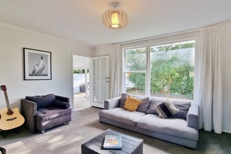 Photo of property in 1/2 East Coast Road, Milford, Auckland, 0620