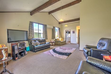 Photo of property in 49 Park Terrace, Waikuku Beach, 7473