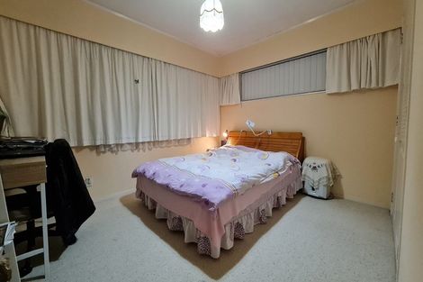 Photo of property in 1 Sunrise Lane, Te Atatu South, Auckland, 0610
