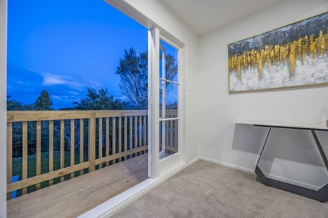 Photo of property in 255 Glenfield Road, Hillcrest, Auckland, 0627