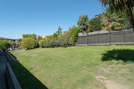 Photo of property in 18 Kenmure Drive, Huntsbury, Christchurch, 8022