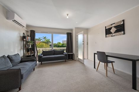 Photo of property in 3/240 Hurstmere Road, Takapuna, Auckland, 0622