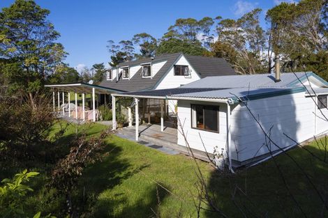 Photo of property in 12 Kaikatia Road, Pukenui, 0484