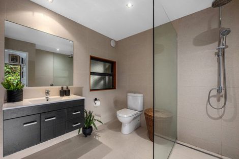 Photo of property in 60 Palmerston Road, Birkenhead, Auckland, 0626