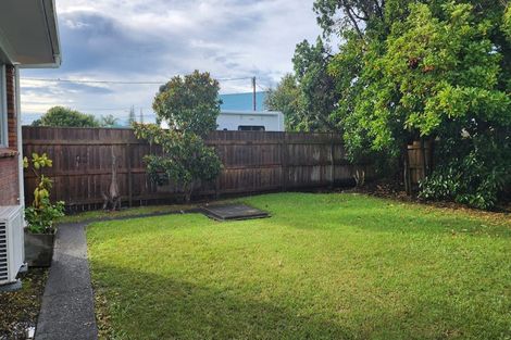 Photo of property in 2/17 Doment Crescent, Orewa, 0931