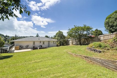 Photo of property in 33 Weatherly Road, Torbay, Auckland, 0630