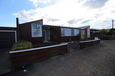 Photo of property in 12 Totara Street, Marton, 4710