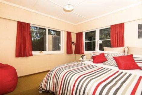 Photo of property in 74 Dowse Drive, Maungaraki, Lower Hutt, 5010