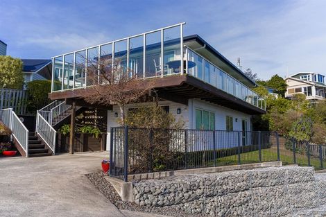 Photo of property in 19 The Brae, Mount Pleasant, Christchurch, 8081