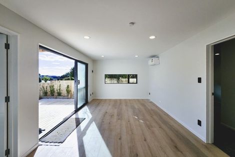 Photo of property in 2 Embling Place, Eastern Beach, Auckland, 2012