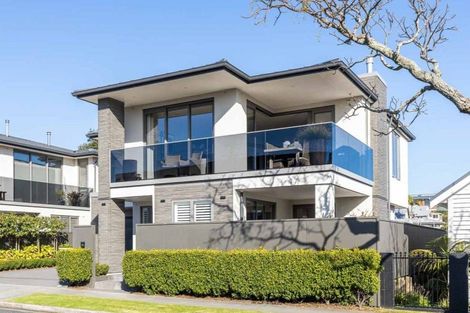 Photo of property in 12 Autere Street, Strandon, New Plymouth, 4312