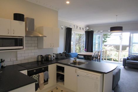 Photo of property in 62 Kelburn Parade, Kelburn, Wellington, 6012