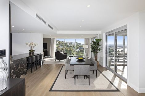 Photo of property in 15 Omeo Crescent, Redcliffs, Christchurch, 8081