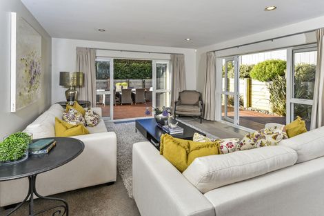 Photo of property in 6 Mulu Place, Fairview Heights, Auckland, 0632