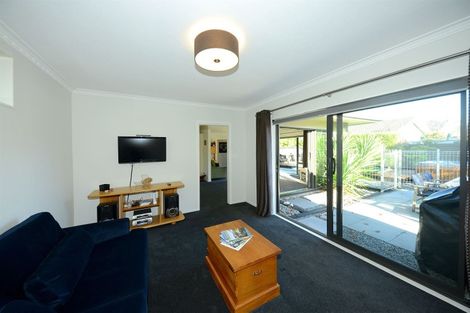 Photo of property in 8 Strathean Avenue, Avonhead, Christchurch, 8042
