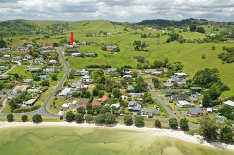 Photo of property in 32 Oxford Street, Whakapirau, Maungaturoto, 0583