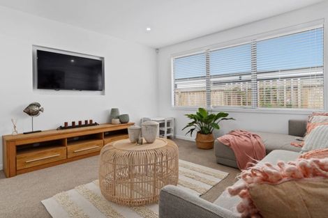 Photo of property in 71 Lynley Park Drive, Omokoroa, 3114