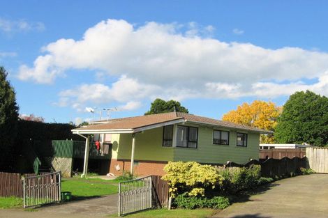 Photo of property in 2/2 Almay Place, Clover Park, Auckland, 2019