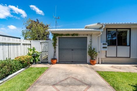 Photo of property in 1a Heath Street, St Andrews, Hamilton, 3200