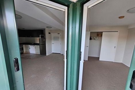 Photo of property in Palm Grove Apartments, 1/13c Palm Grove, Berhampore, Wellington, 6023