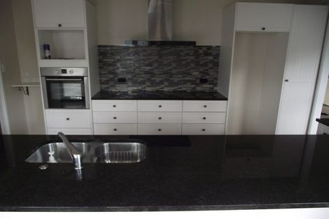 Photo of property in 23 Glenmore Road, Sunnyhills, Auckland, 2010