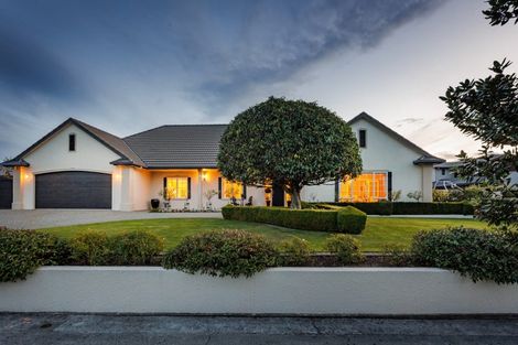 Photo of property in 35 Cashmere Drive, Fitzherbert, Palmerston North, 4410