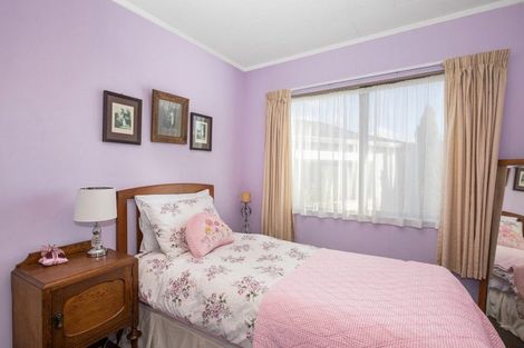 Photo of property in 66 Guadeloupe Crescent, Grenada Village, Wellington, 6037