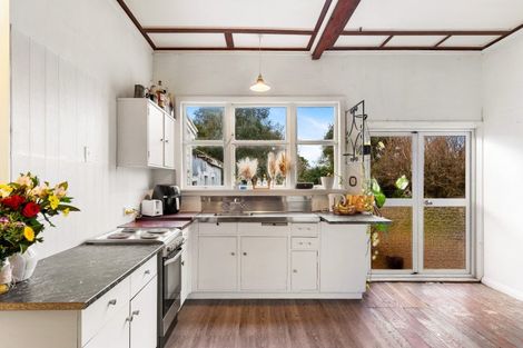 Photo of property in 11 Moeller Street, Taradale, Napier, 4112