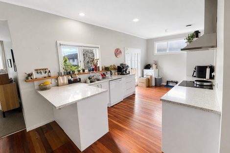Photo of property in 55 Titirangi Road, New Lynn, Auckland, 0600