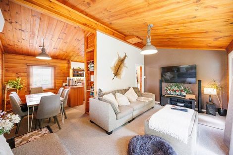 Photo of property in 2 Dalrymple Place, Marton, 4710