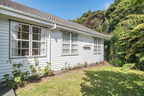 Photo of property in 6 Lethenty Way, Karori, Wellington, 6012