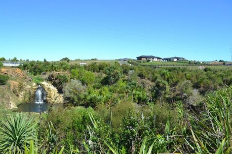 Photo of property in 21 Te Ara Aukati Terrace, Pokeno, 2471