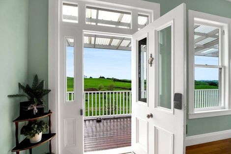 Photo of property in 79 Lincoln Road East, Everett Park, Inglewood, 4389