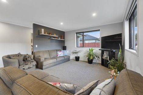 Photo of property in 9 Dreaver Drive, Waitara, 4320