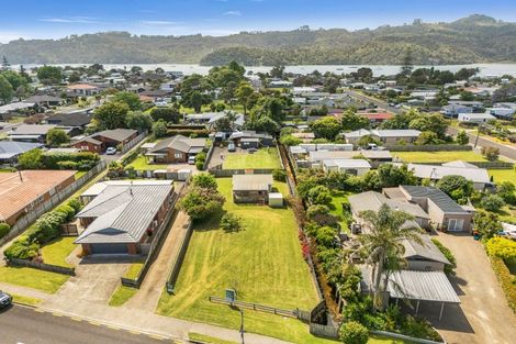 Photo of property in 15 Cook Drive, Whitianga, 3510