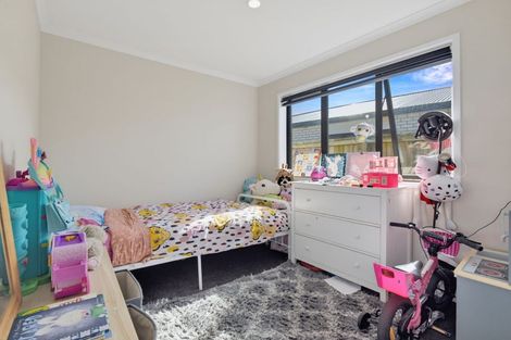 Photo of property in 16 Opouatu Avenue, Glenbrook, 2681