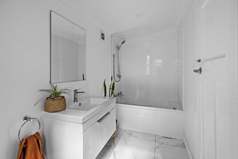 Photo of property in 42a Latham Street, Napier South, Napier, 4110