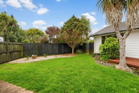 Photo of property in 24 Oakmont Place, Wattle Downs, Auckland, 2103