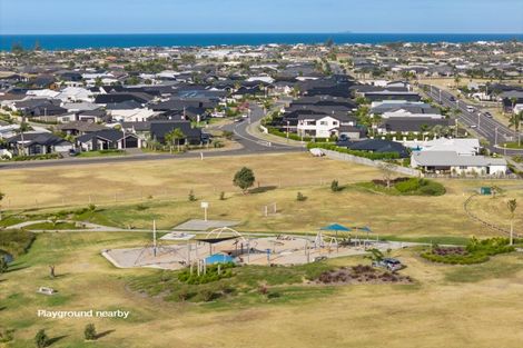Photo of property in 2 Serrata Close, Papamoa Beach, Papamoa, 3118