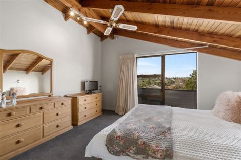 Photo of property in 1/16 Rossmore Terrace, Murrays Bay, Auckland, 0630