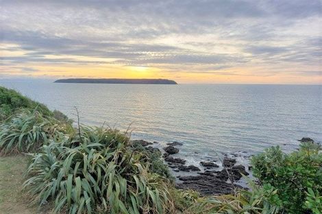 Photo of property in 7 Terrace Road, Titahi Bay, Porirua, 5022