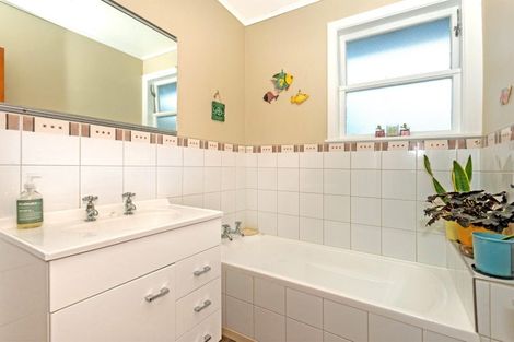 Photo of property in 9 Ropata Street, Kaiti, Gisborne, 4010