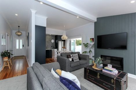 Photo of property in 36 Belt Road, Moturoa, New Plymouth, 4310