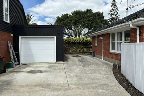 Photo of property in 2/45 Rawhiti Road, One Tree Hill, Auckland, 1061